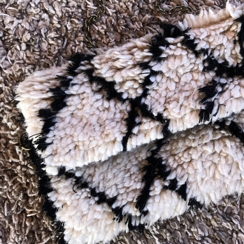 Sac tapis vintage carreau blanc cassé noir